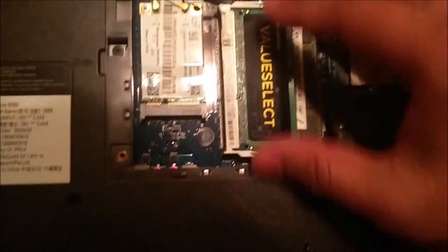 Tutorial: Installing additional memory to an old laptop смотреть онлайн