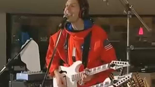Paul Gilbert - It's All Too Much (The Beatles cover) смотреть онлайн