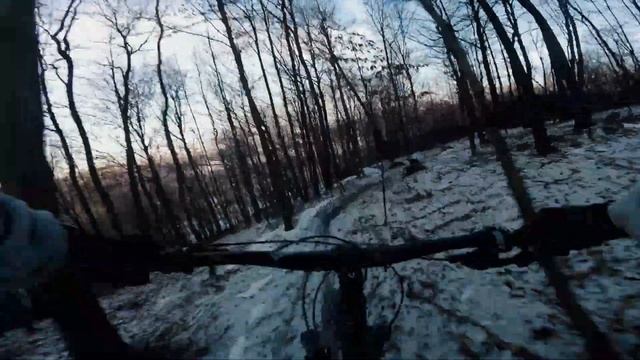 Local trails Gravity Revolt -SzeFku смотреть онлайн