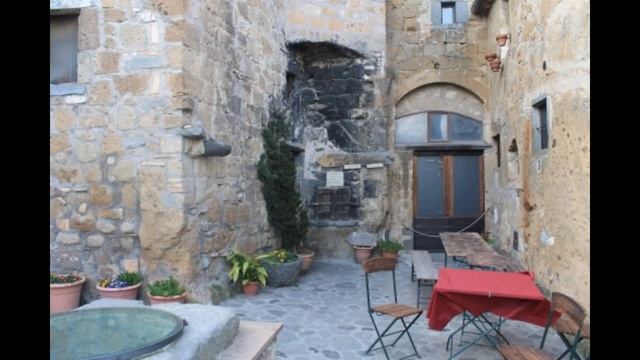 Чевита, деревня на скале. Баньореджо, Витербо, Италия. смотреть онлайн