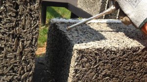 Тест пены Титан на арболитовый блок