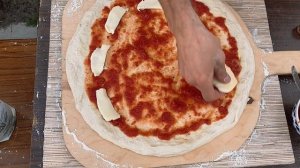 Пицца в помпейской печи на дровах рецепт.