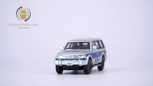 BM Creation Mitsubishi Pajero Blue Stripe (1:64) смотреть онлайн