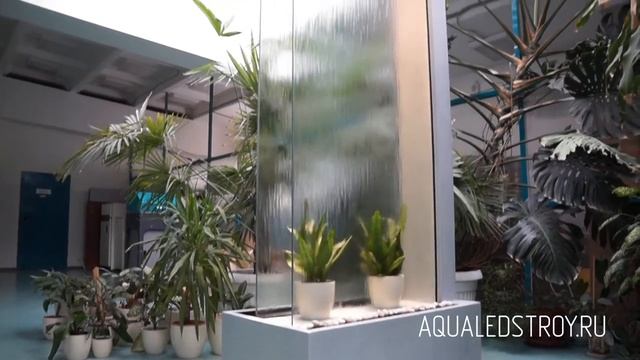 Водопад по двум стеклам в зимнем саду смотреть онлайн