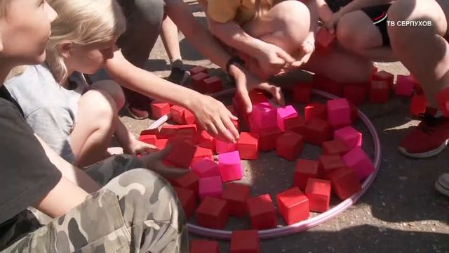 "Веселые старты" организовали в центре "Меридиан" смотреть онлайн