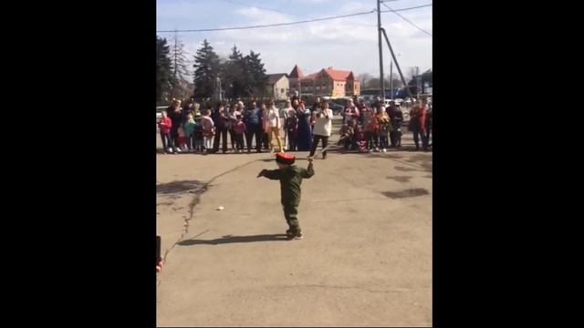 Маленький казак крутит шашки смотреть онлайн