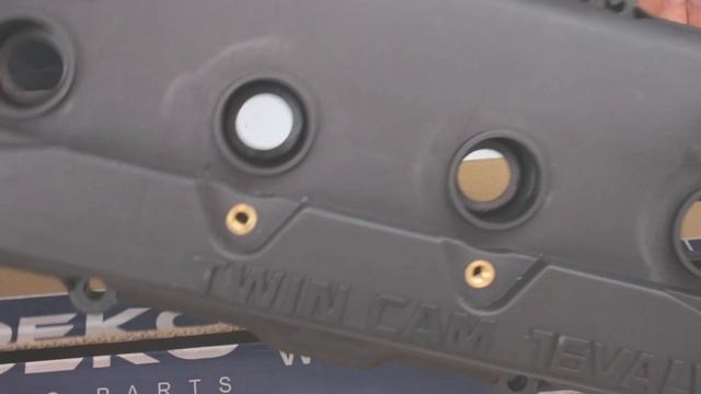 QG18 (1.8L) Nissan крышка клапанов 13264-4M702 смотреть онлайн