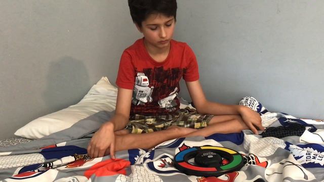 Maddex Beats Simon Swipe Game! Guinness World record holder! смотреть онлайн