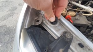 Устранение вибрации капота LOGAN 2