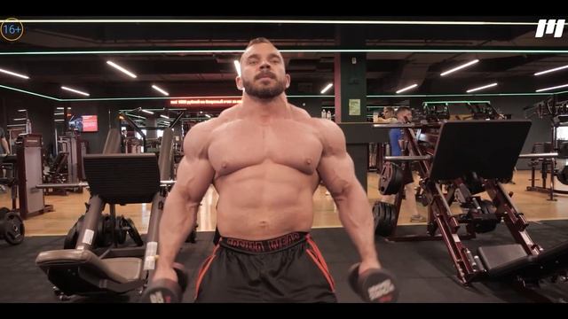 Тренировка плеч: жим гантелей, махи гантелями, жим Арнольда. Упражнения на плечи. Как накачать плеч смотреть онлайн