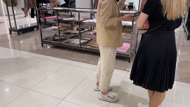 ЦУМ. Обувь и сумки. Что будет модно этим летом. В чем ходят посетители ЦУМа.