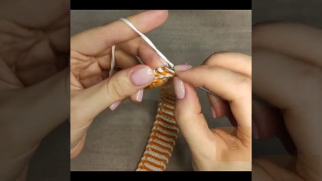 Двухцветный шарф с красивым краем, спицами смотреть онлайн