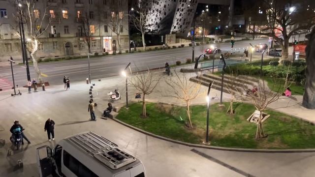 Тбилиси. Ваке. Проспект Чавчавадзе. Небоскребы “AXIS TOWERS” смотреть онлайн
