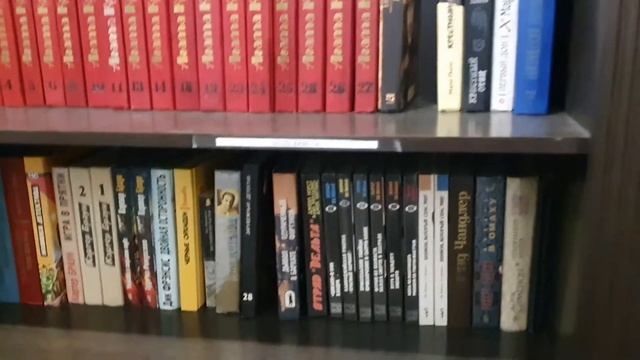 КРУТОЙ ПОХОД В КНИЖНЫЙ БУКИНИСТ??♀️? Изучаю ассортимент.