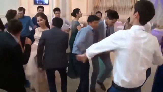 Мы казахи так часто гуляем и поем Четыре татарина и блатной казах 1 смотреть онлайн