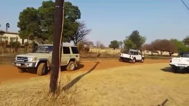 Defender vs Cruiser Tug of War смотреть онлайн