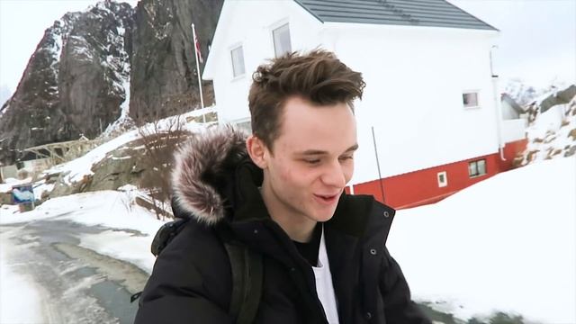 WINTER DRONE SHOTS OVER REINE, NORWAY (LOFOTEN) - MITCHELL MULLINS смотреть онлайн