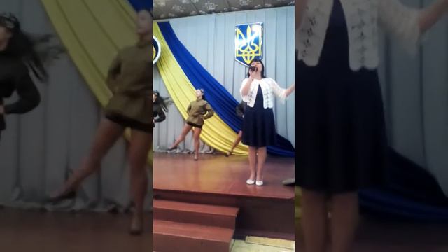 РУКОВОДИТЕЛЬ ФОЛЬКЛЁРНОГО АНСАМБЛЯ"ЧЕРВОНОЙ КАЛИНИ"-СВЕТЛАНА АЛИМУШКИНА, В МЕДУЧИЛИЩЕ. смотреть онлайн