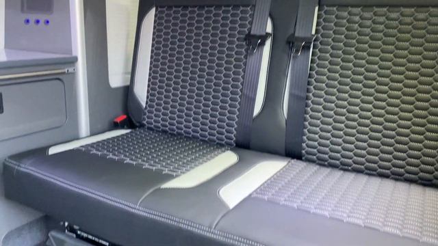 VOLKSWAGEN CAMPERVAN T6.1 110 SWB Walk around смотреть онлайн