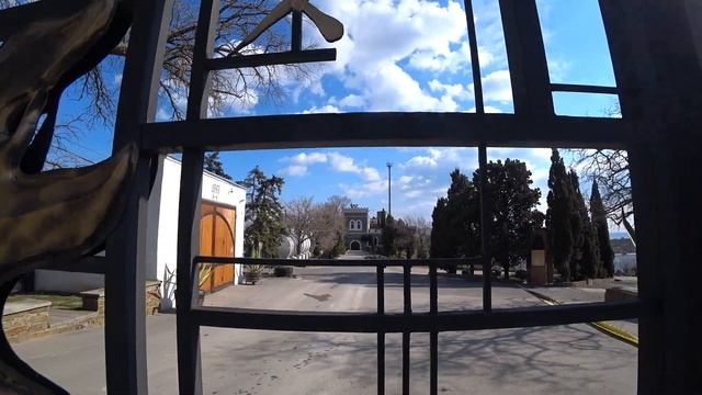 ВЕСНА В КРЫМУ 2021 - Цены на экскурсии по винным подвалам Архадерессе, пляжи Солнечной Долины. смотреть онлайн