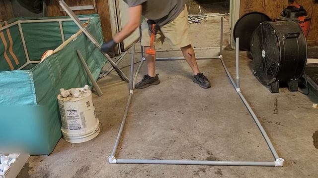 The Complete Guide to Building Your Own Bagster Worm Bin! смотреть онлайн