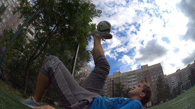 Футбольный Фристайл Обучение. Sitting: СОЛЫ (SOLES) - С ЧЕГО НАЧАТЬ смотреть онлайн