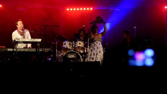 Cock Robin Nas Portas Do Mar