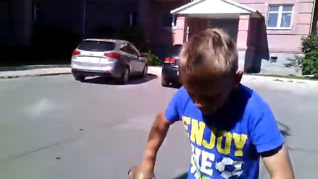 Обучение трюков на самокате смотреть онлайн