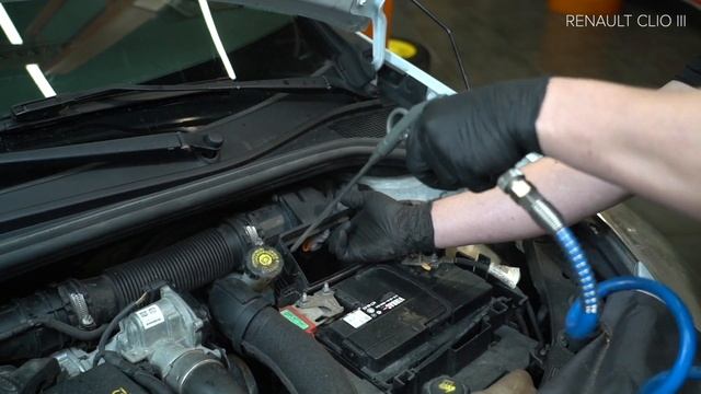 Ako vymeniť vzduchový filter na RENAULT CLIO 3 [NÁVOD AUTODOC] смотреть онлайн