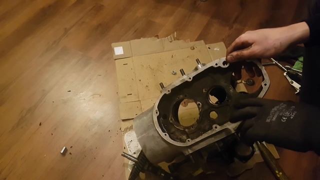 Мотоцикл М-72 из Украины в Англию часть 7 разбираем двигатель смотреть онлайн