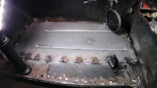69 Mercedes 280SL Trunk Installation смотреть онлайн