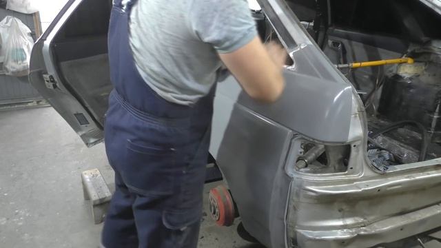 Замена заднего крыла ВАЗ 21112 с применением кузовного клея! смотреть онлайн