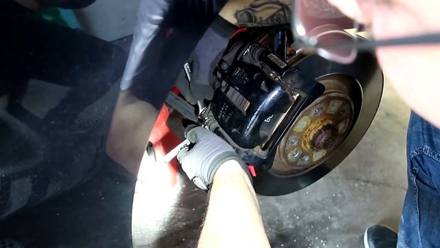Audi S5 Rear Brake Job (No Vag-Com) смотреть онлайн
