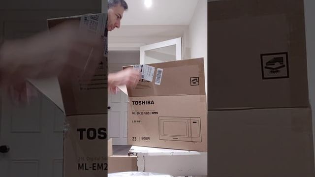 Unboxing Toshiba 23L Digital Solo Microwave Oven смотреть онлайн
