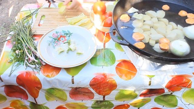Баран в земляном тандыре.казахское блюдо көмбе. смотреть онлайн