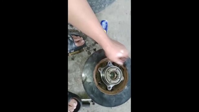 replace wheel bearing toyota hiace. смотреть онлайн