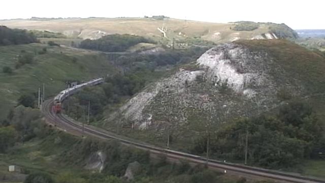 Электровоз ЧС4Т с поездом на перегоне  Крупенниково - Откос  (ChS4T Loko. Divnogorye)