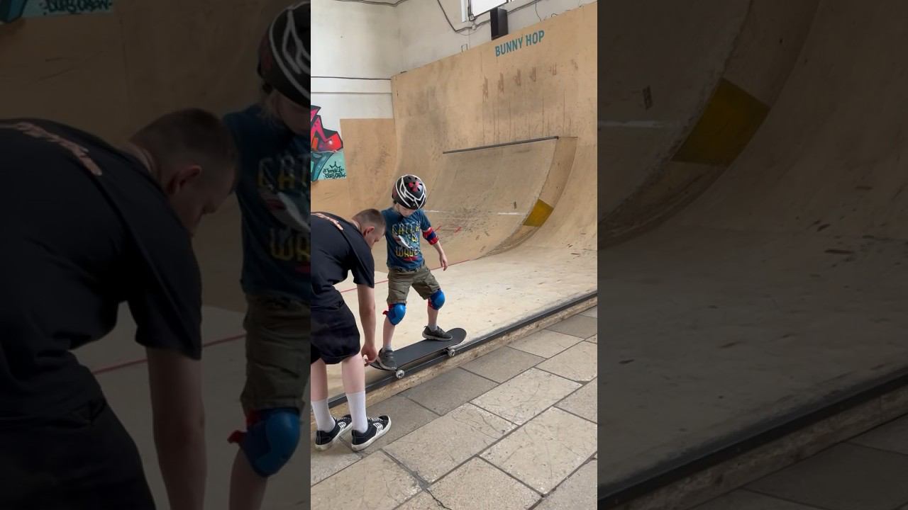 Тренировка по скейту в скейт парке BunnyHop Инструктор Максим Левин смотреть онлайн