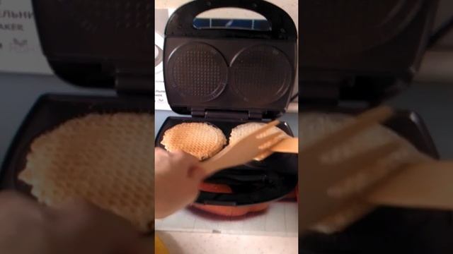 Электровафельница Delta DL-12