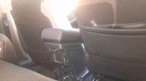 Установка зарядного устройства USB в подлокотник для задних пассажиров Vesta  NG