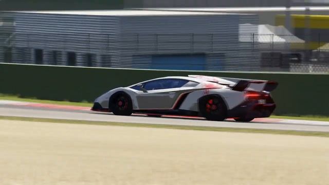 Lamborghini Veneno vs Lamborghini Huracan Novara at Vallelunga смотреть онлайн