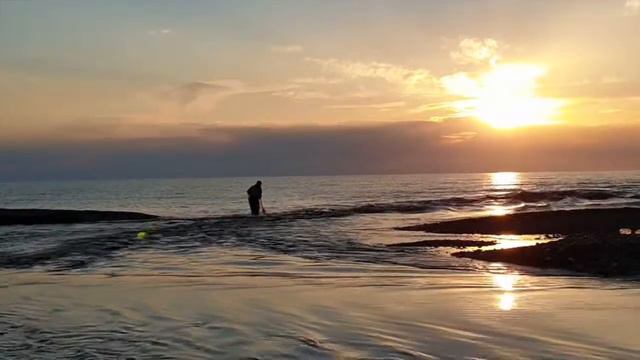 Рыбалка на закате побережье Зеленый мыс смотреть онлайн