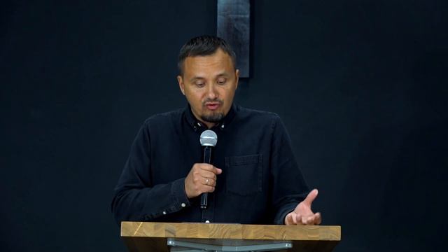 Воскресное богослужение "Подвизайся добрым подвигом веры, держись вечной жизни". смотреть онлайн
