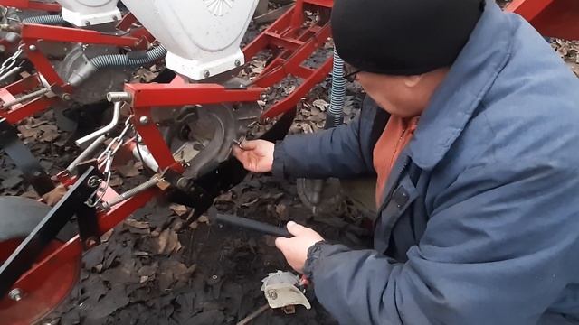 Небольшая доработка высевающего аппарата УПС-8 смотреть онлайн