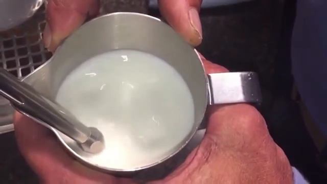 How to Froth and Steam Milk - the milk art смотреть онлайн