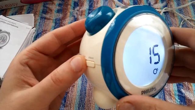 Красивый радиобудильник и радиочасы Philips AJ 3138.