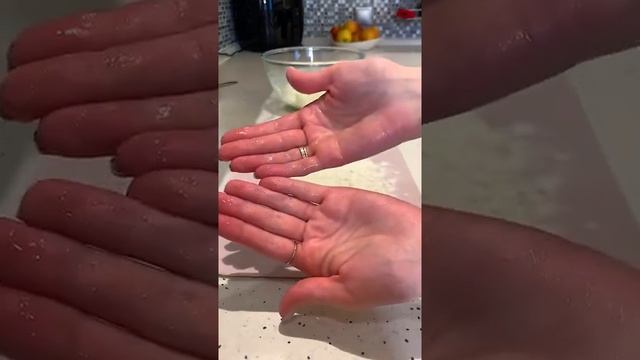 Очень старалась сегодня успеть смонтировать рецепт сырников, смотреть онлайн