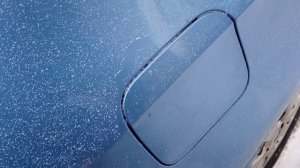 Как открыть лючок бензобака на Skoda Rapid.