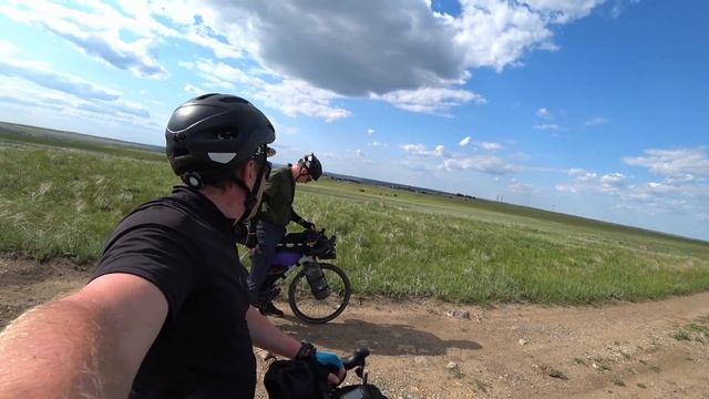 ???Велопутешествие по Ростовской области. Серия 3. Гигантские ветряные мельницы. Казачья гостиница. смотреть онлайн