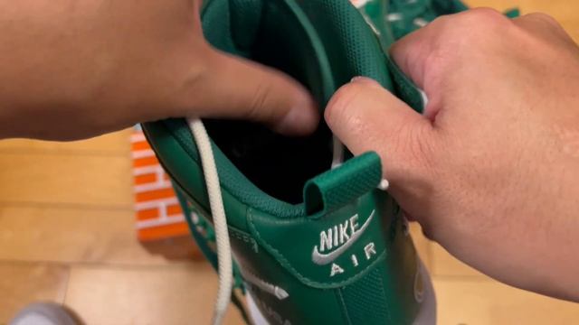 UNBOXING Off-White x Nike AF1 Mid Pine Green - Why Are People Scared of Air Force 1's w/ Spikes? смотреть онлайн